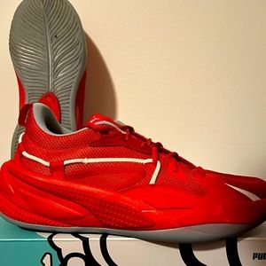 Size 10.5 Puma Dreamers Basketball Shoe